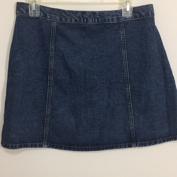 ✨Urban Outfitters Button BDG Front Denim Mini Skirt✨ - Picture 13 of 15